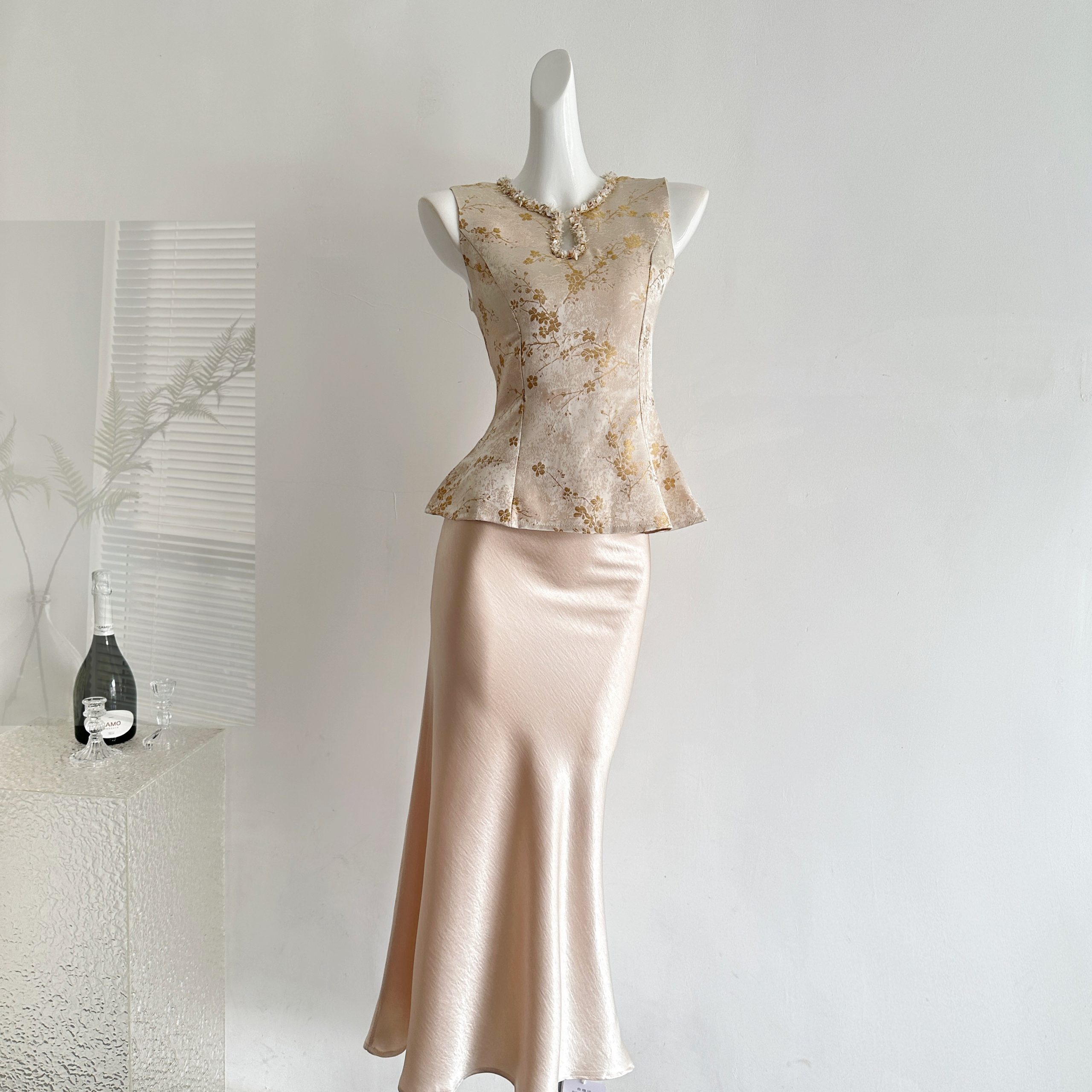 Chinese Style New Elegant Satin Jacquard Sleeveless Waist-Cinching Vest Top with Flowing A-Line Skirt Two-Piece Set Summer - Image 2
