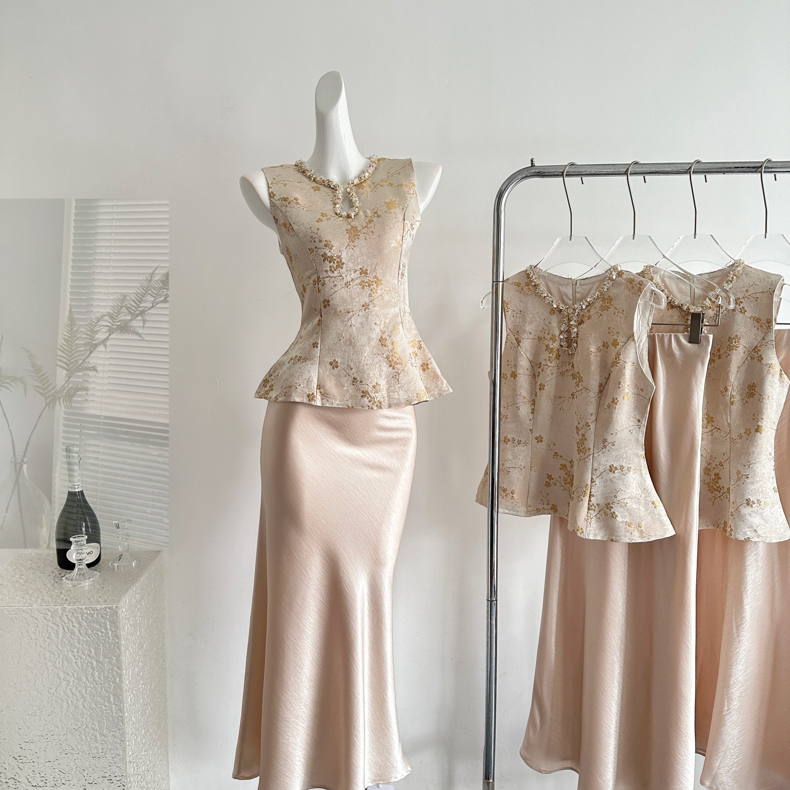 Chinese Style New Elegant Satin Jacquard Sleeveless Waist-Cinching Vest Top with Flowing A-Line Skirt Two-Piece Set Summer