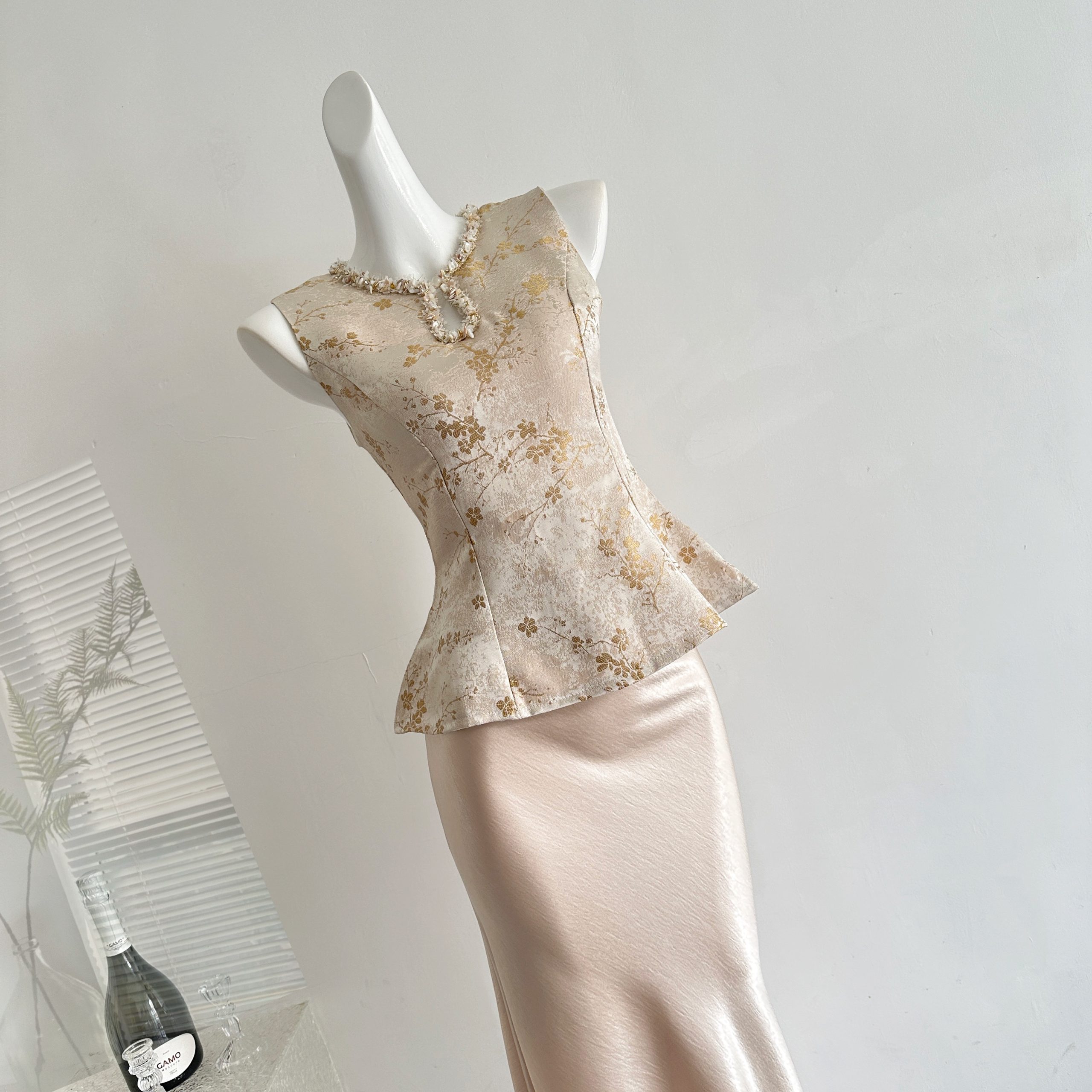 Chinese Style New Elegant Satin Jacquard Sleeveless Waist-Cinching Vest Top with Flowing A-Line Skirt Two-Piece Set Summer - Image 3
