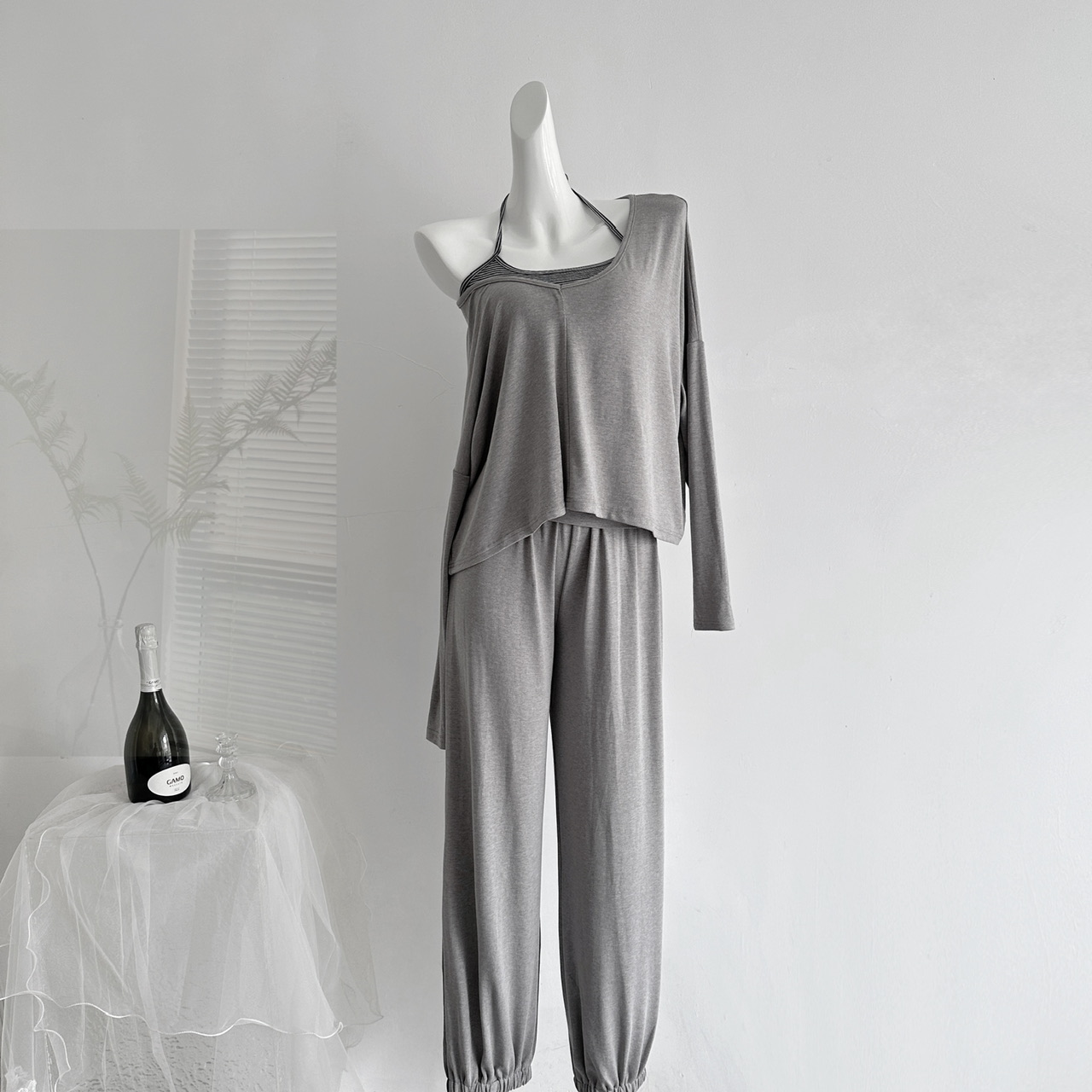 Free Relaxed Walk Series Reversible V-Neck Long Sleeve Cover-Up / Vest / Lantern Pants Casual Suit Set - Image 3