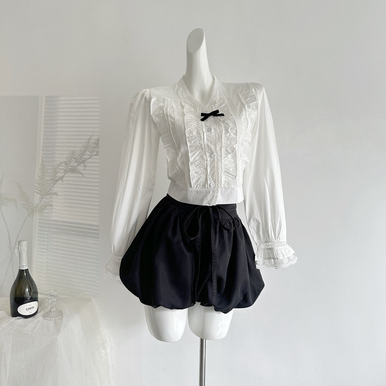 Chi San San 26/SS Chanson Doll Style White Ruffle Collar Shirt with Black Bloomer Shorts - Image 2