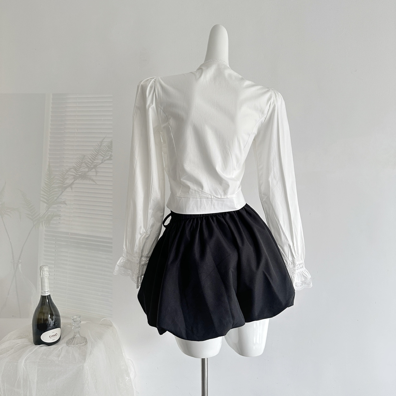 Chi San San 26/SS Chanson Doll Style White Ruffle Collar Shirt with Black Bloomer Shorts - Image 4