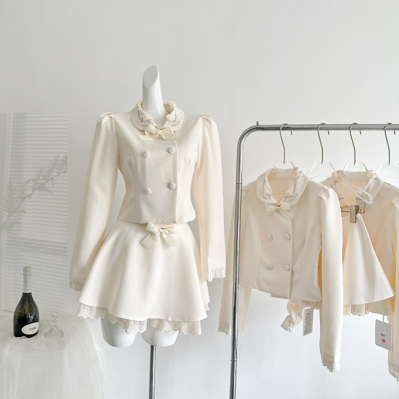 White Garden Ceremony Handmade Flower Embroidery Collar Double-Breasted Coat and Two-Layer Skirt Suit Set