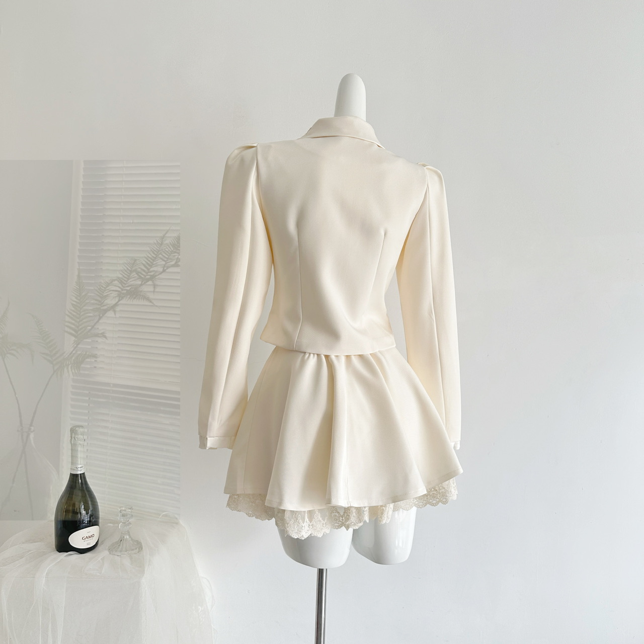 White Garden Ceremony Handmade Flower Embroidery Collar Double-Breasted Coat and Two-Layer Skirt Suit Set - Image 4