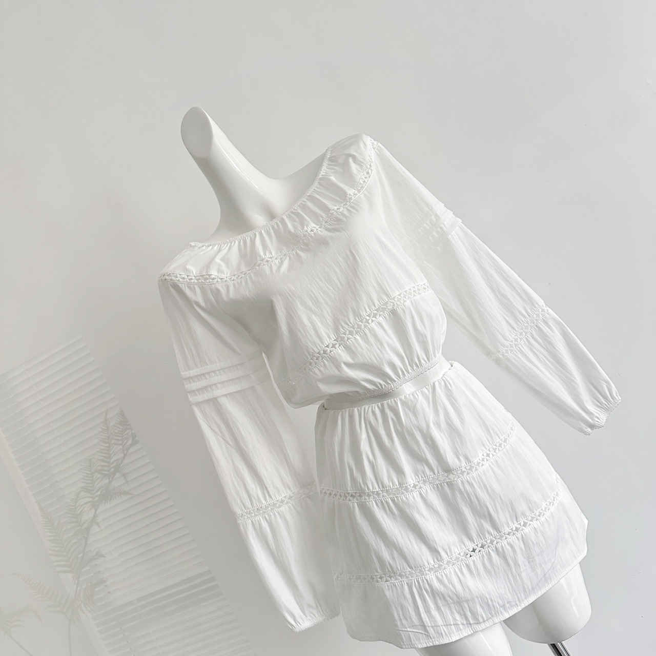 Chi San San 26/SS Swan Etude Miu-style Hollow Embroidery White Top and Skirt Cotton-feel Suit Set - Image 3