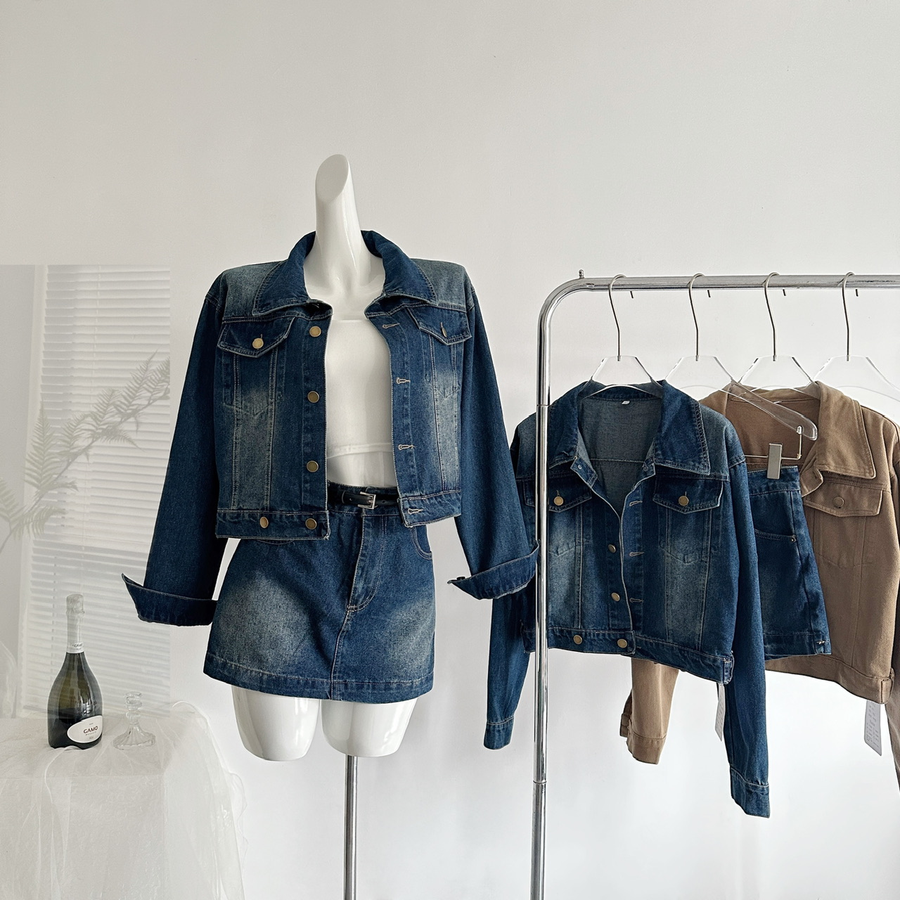 Women's Casual Denim Jacket and Skirt Two-Piece Set with Belt - Washed Blue